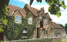 The Hunters Rest Inn